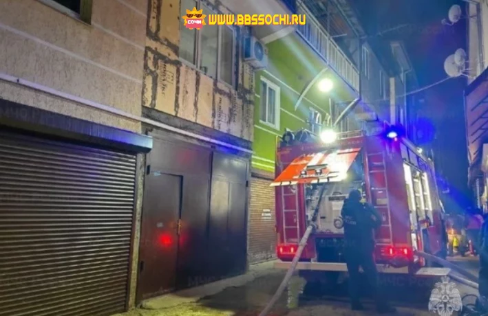 Три человека сгорели в Сочи в жилом гараже, в том числе 10-летняя девочка